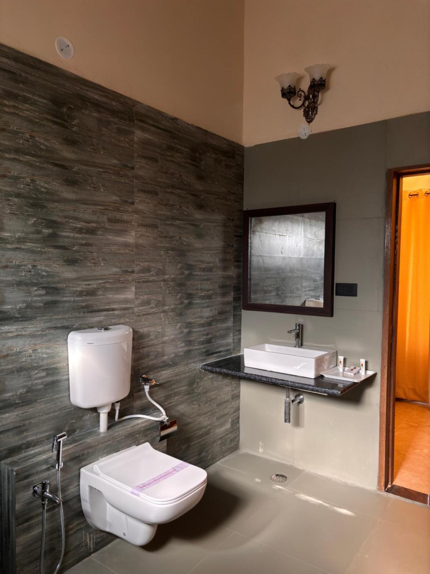Aranyak Resort Tāla Zewnętrze zdjęcie
